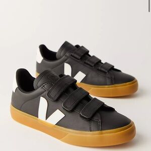 Veja Recife ChromeFree Leather Sneaker in Black/White sz 40EU/9US New in Box